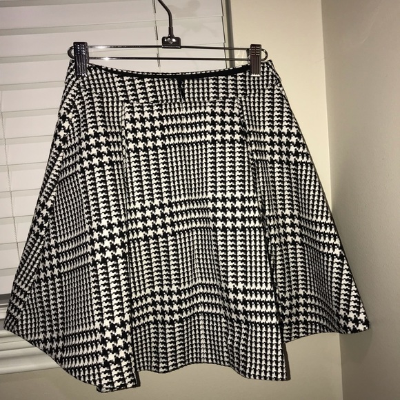 skirt - Picture 2 of 2